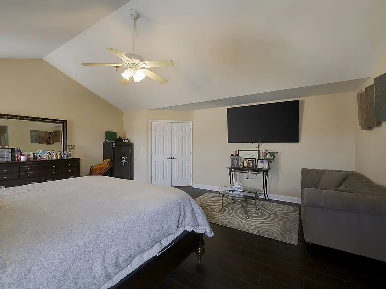 601 Crossover Ct — Photo 32