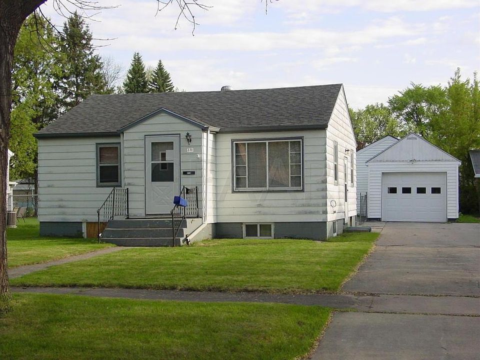 1st image of 810 14th Ave S