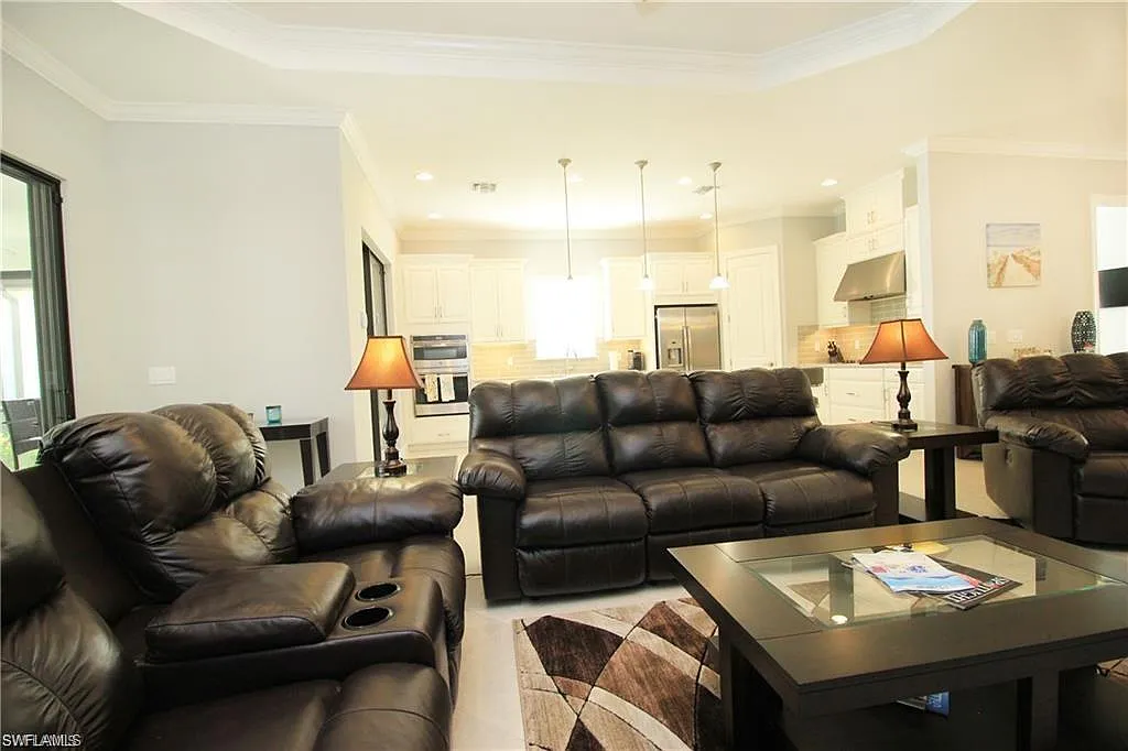 3 bed, 3.0 bath, 2254 sqft, $17,000 — Photo 2