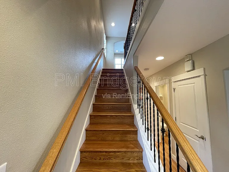 10235 NW Edgewood Dr — Photo 15
