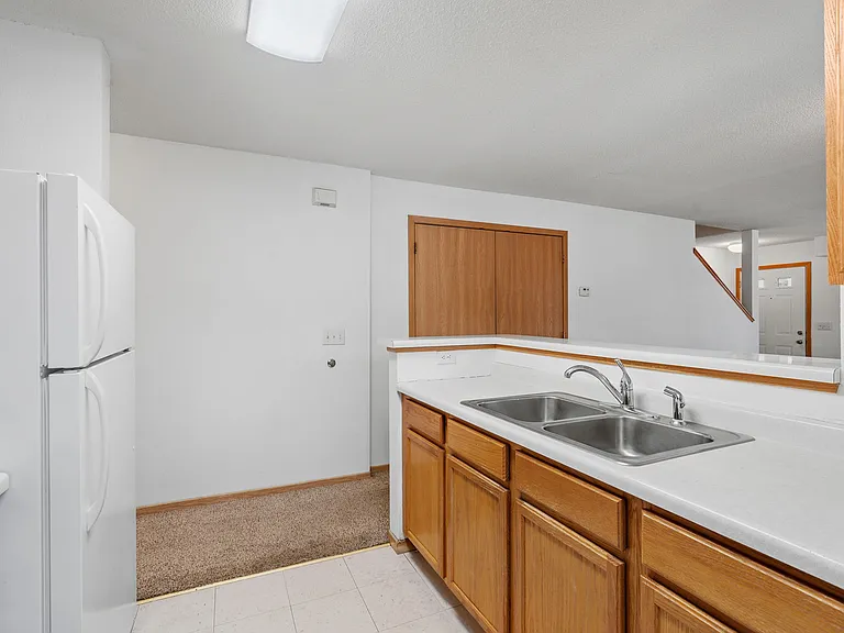 Clark Place Apartments & Townhomes — Photo 40