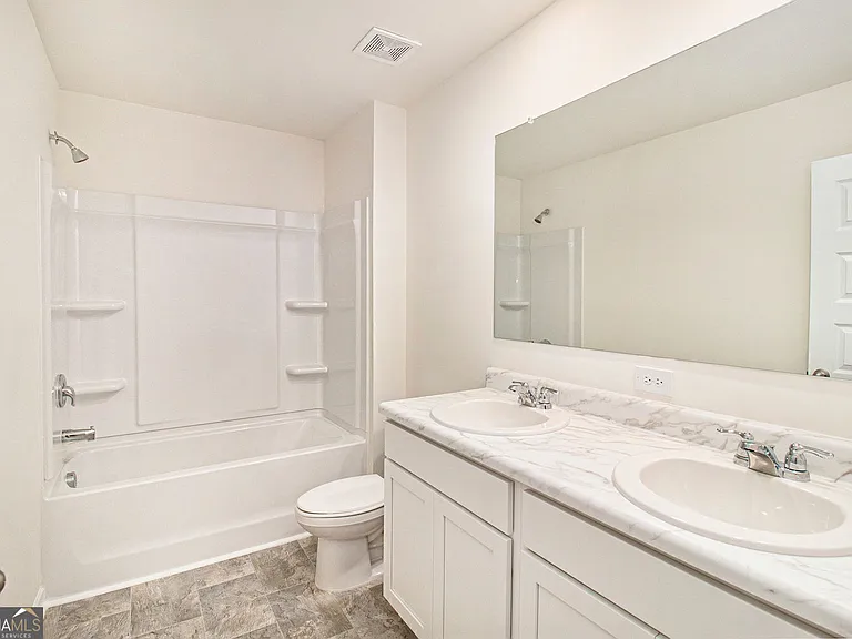 568 Whitman Ln — Photo 29