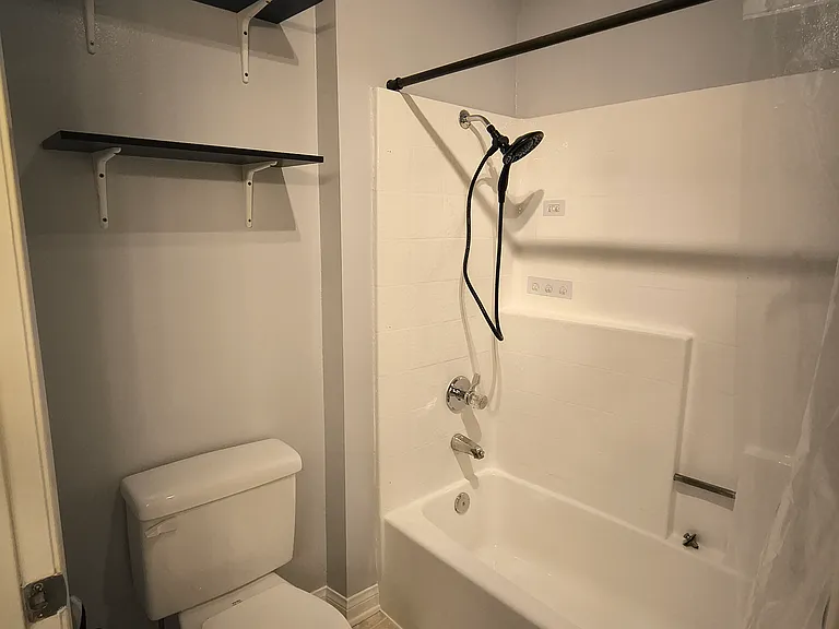 5530 Owensmouth Ave #233 — Photo 36
