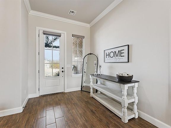 4th image of 1148 Colonial Ave