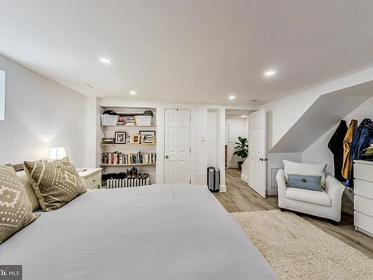 213 Hawaii Ave NE #1 — Photo 15