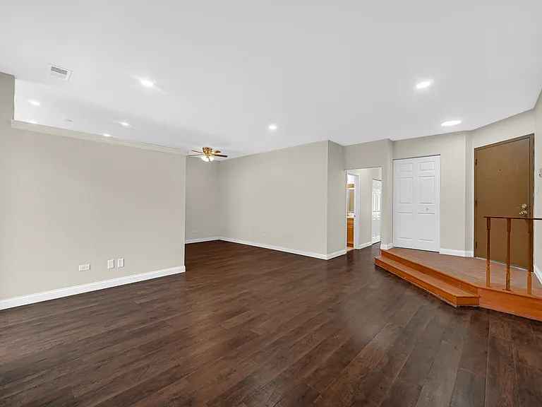 1661 Commodore Ct #3 — Photo 4