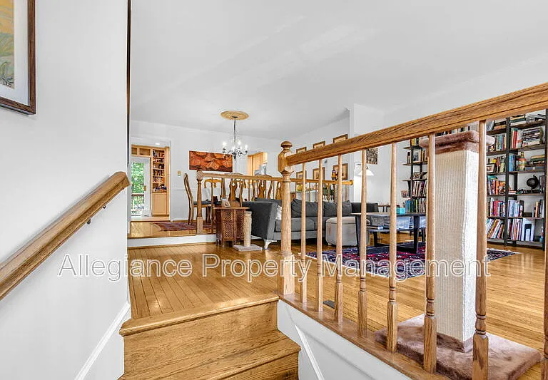 6861 Williamsburg Pond Ct — Photo 4