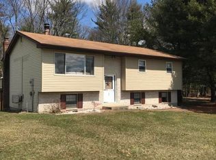 295 Countryside Dr, Brodheadsville, PA