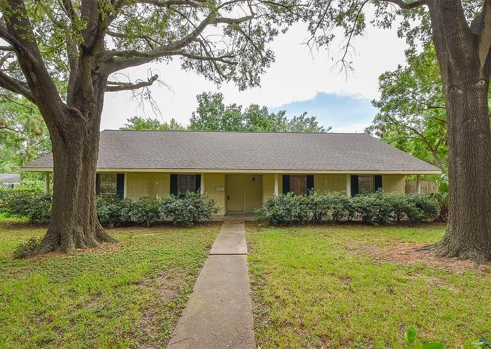 1st image of 2701 Pickerton Dr