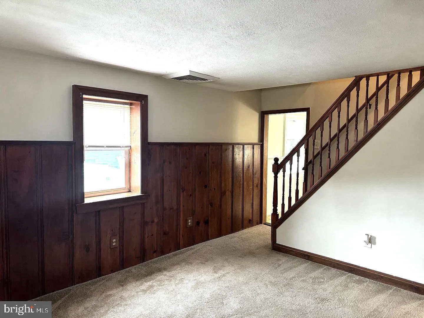 3 bed, 1.0 bath, 1000 sqft, $2,100 — Photo 2