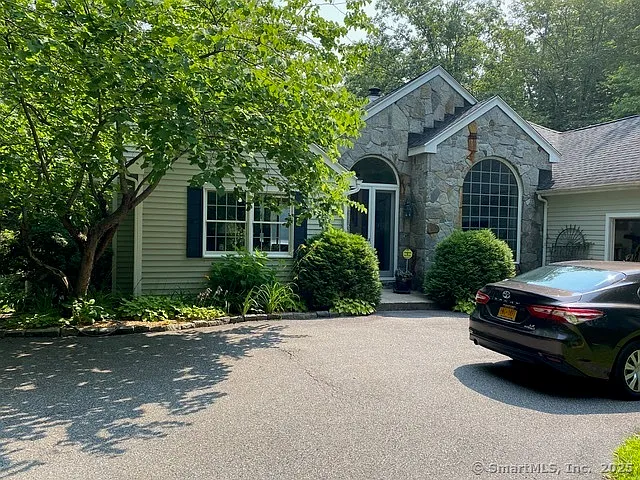 177 W Hyerdale Dr