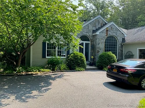 177 W Hyerdale Dr Photo 1