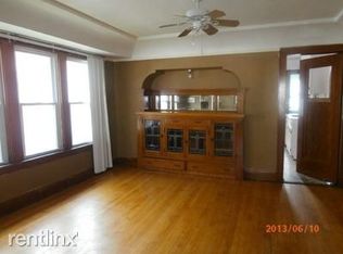 3427 S 9th St, Milwaukee, WI 53215
