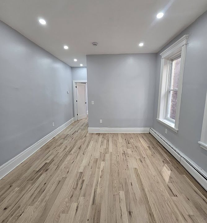 1st image of 81 Bostwick Ave #2R1