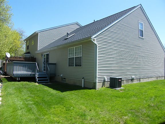 Private deck with nice yard