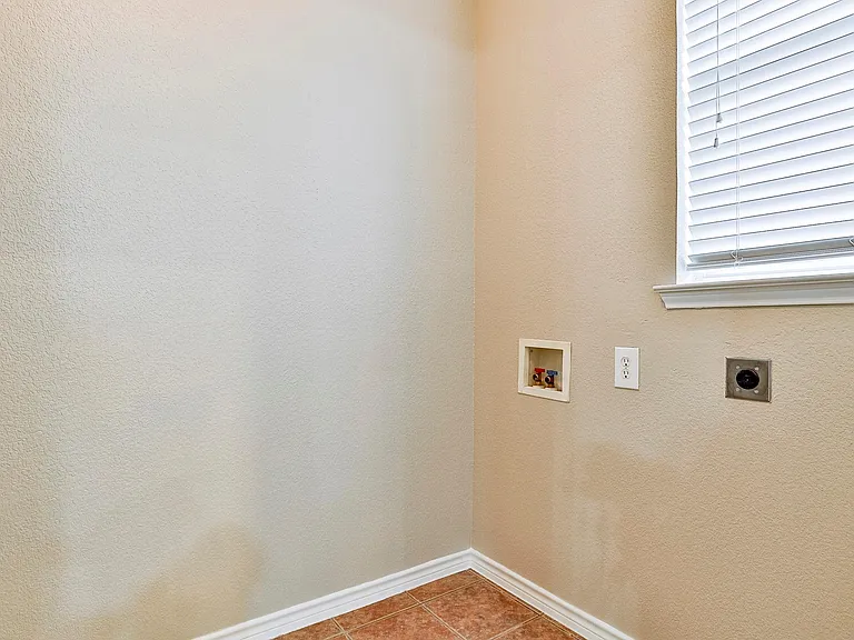 8705 Sumter Way — Photo 9
