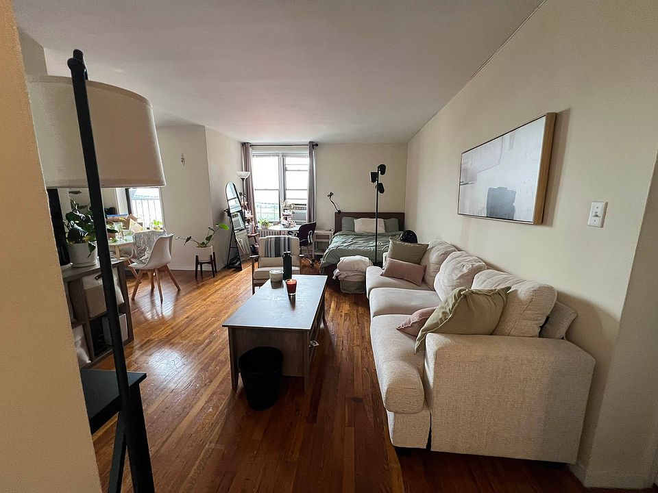 1st image of 2534 Crescent St APT 5