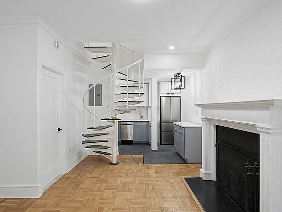 3rd image of 134 W 80th St