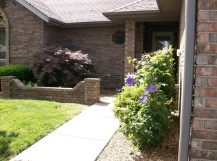3420 W Laurel Cir, Springfield, MO 65807