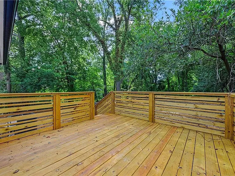 1658 Temple Ave — Photo 24