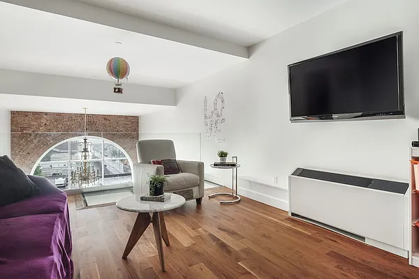 Rented by Compass | media 30