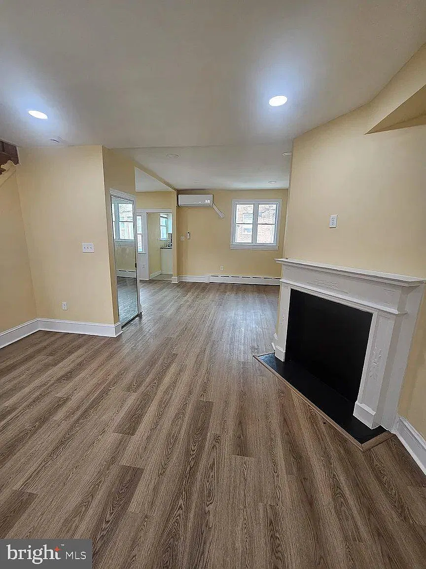 3 bed, 2.0 bath, 1230 sqft, $1,950 — Photo 3