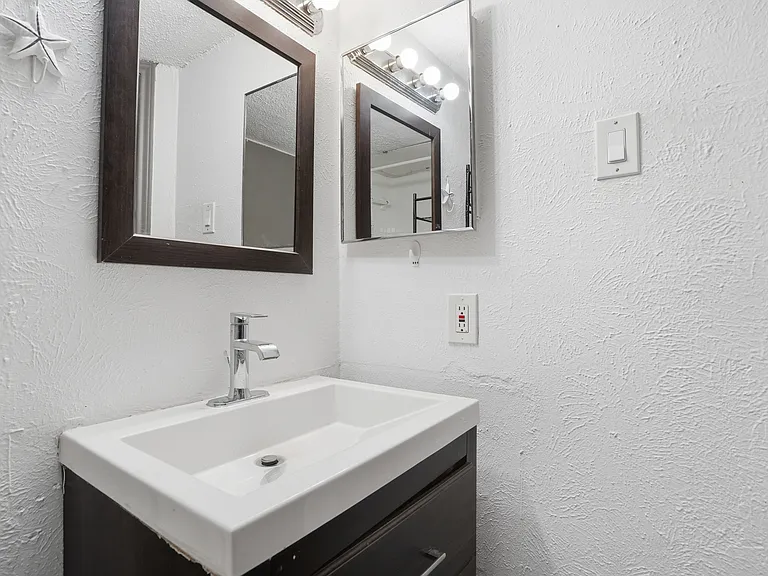 9520 Royal Ln #207 — Photo 11