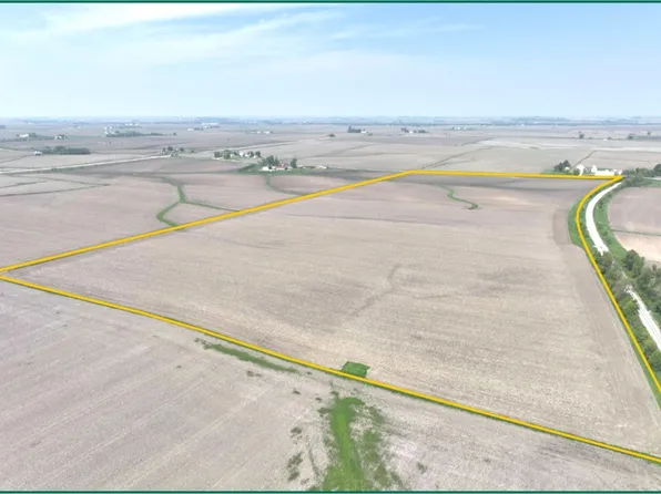 Benton Iowa Rd, Walford, IA 52351