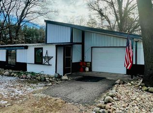 11251 W Colby Rd, Gowen, MI 49326