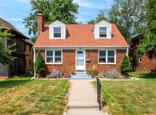 330 W Hayes St, Davenport, IA 52803