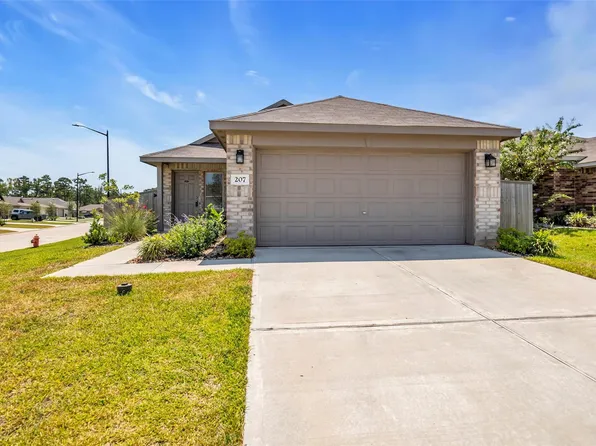 207 River Grove Ct, Willis, TX 77378