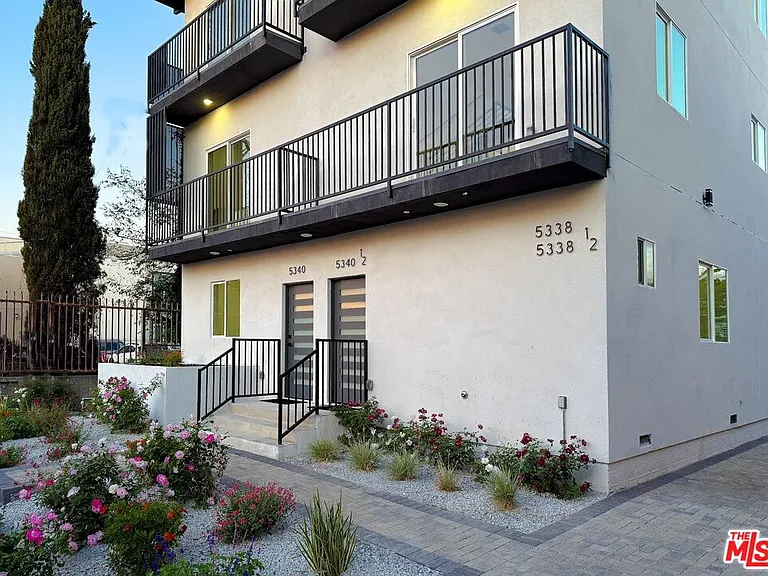 5340 Denny Ave — Photo 11