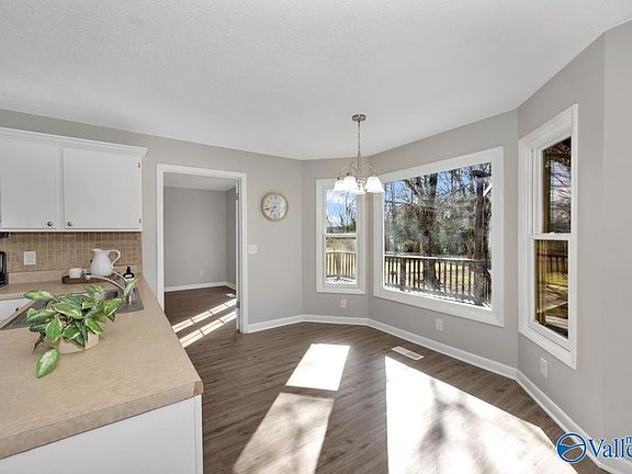 3rd image of 136 Paint Rock Rd