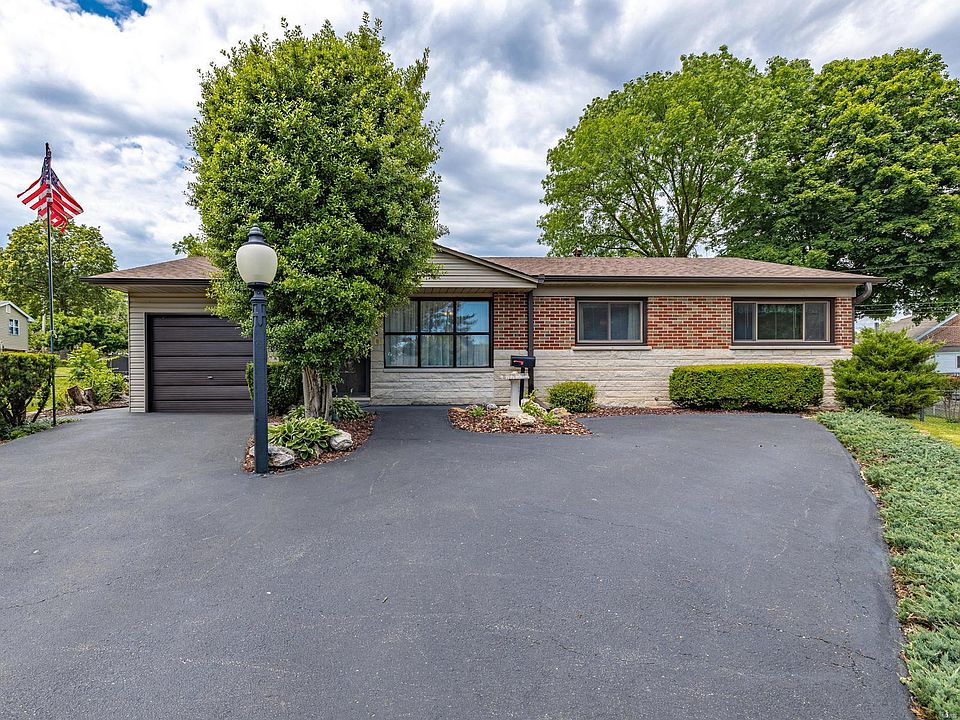 1st image of 4835 Moccasin Dr