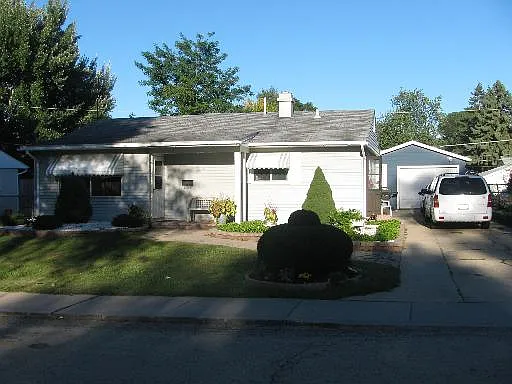31 Evergreen Ln photo 1