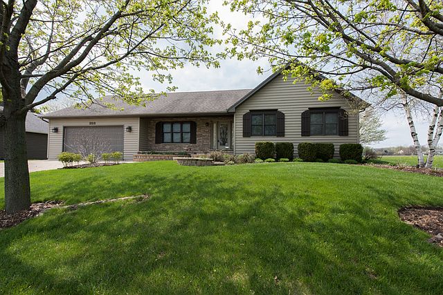 1st image of 328 Fairhaven Dr