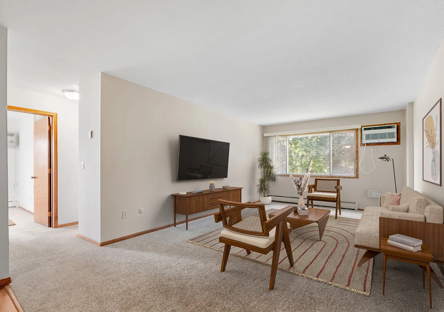 1605 Minnehaha Apartments — Photo 2