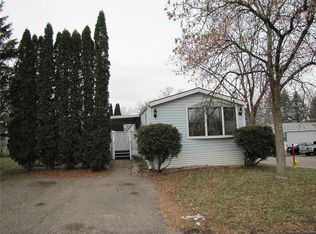 1449 Birchview Dr, Maplewood, MN 55119