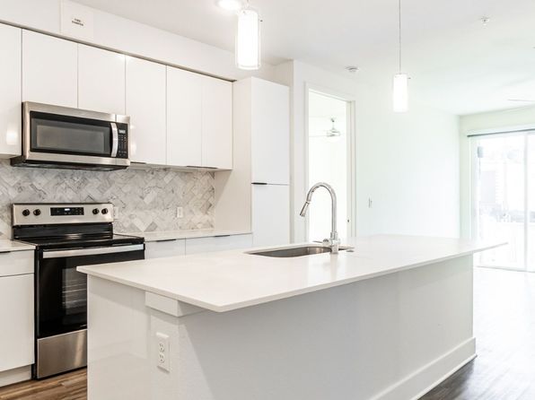 1301 W Koenig Ln #371