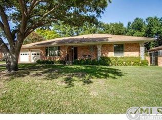 1310 Tanager Ln, Garland, TX 75042
