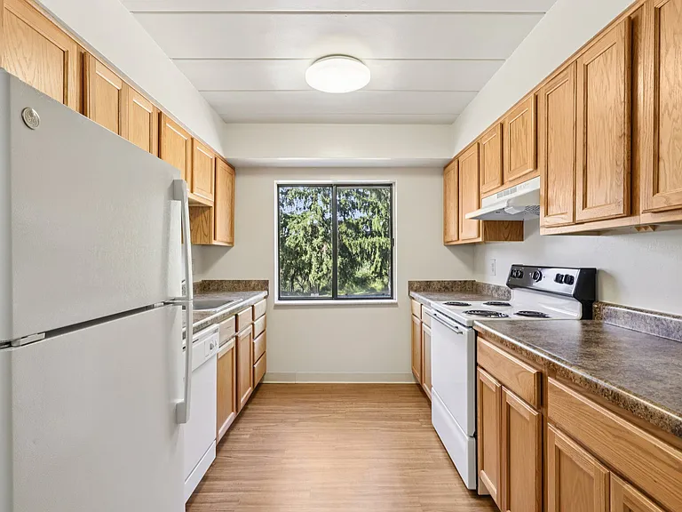 Heritage Park Apartments — Photo 13