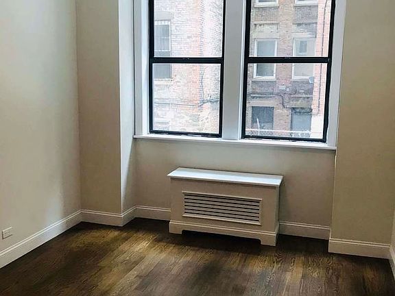2nd image of 207 W 106th St APT 1B