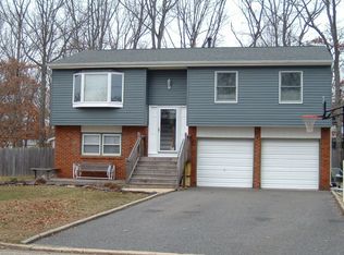 15 Pigeon Pl, Bayville, NJ 08721