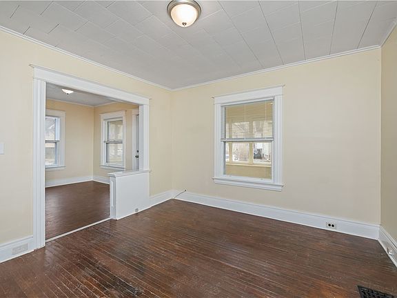 5th image of 797 Seward St