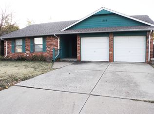 1104 Juno Cir, Edmond, OK 73003