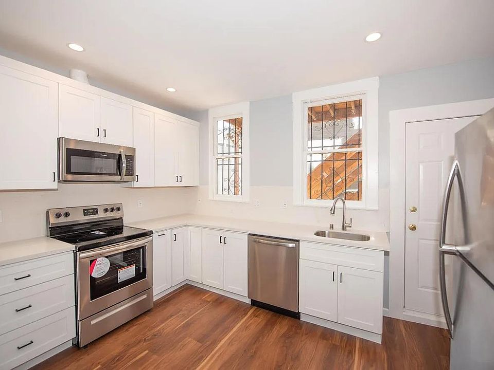 Large Chef's Kitchen with new Vinyl Floors