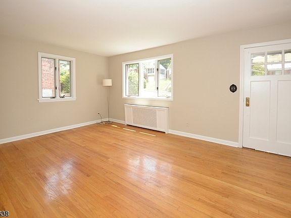 5th image of 36-19 Hale Pl #1X