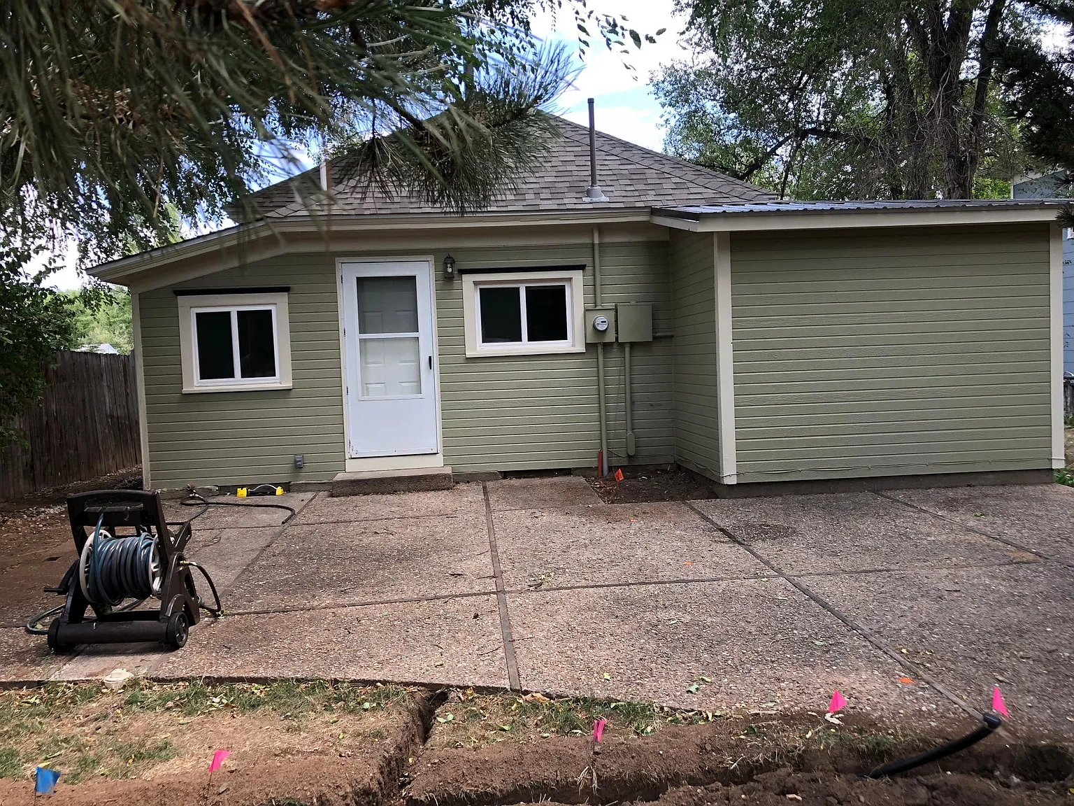 421 Smith St — Photo 3