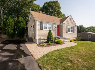 78 Crest Dr, Pawtucket, RI 02861