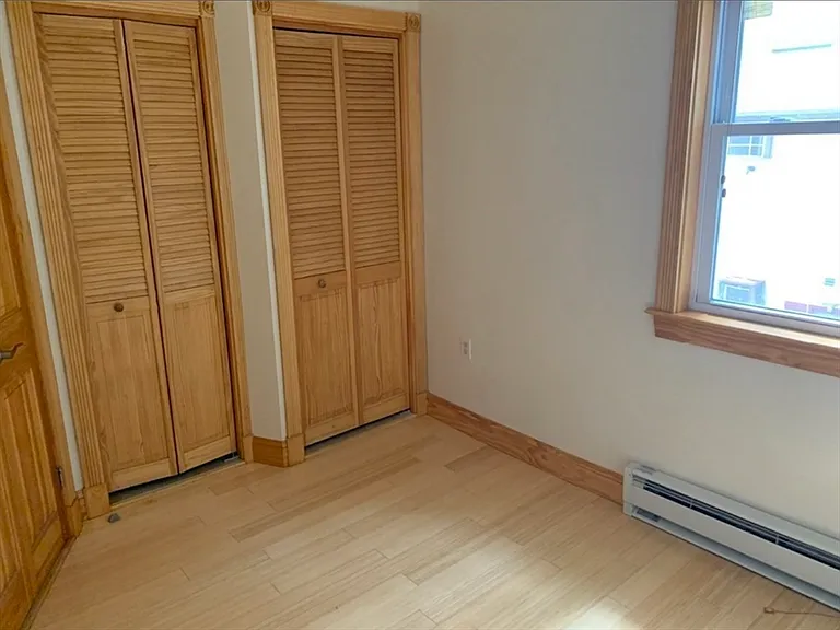 229 Everett St #8 — Photo 7